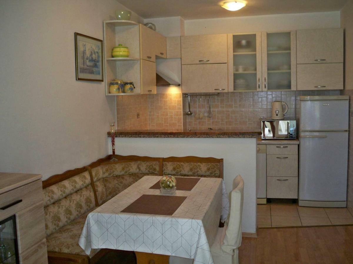 Apartmani Perkovic Baska Voda Bagian luar foto