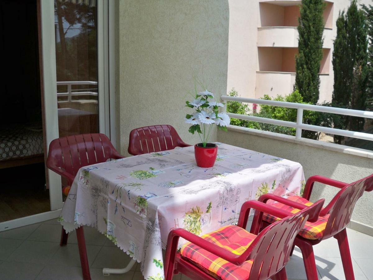 Apartmani Perkovic Baska Voda Bagian luar foto