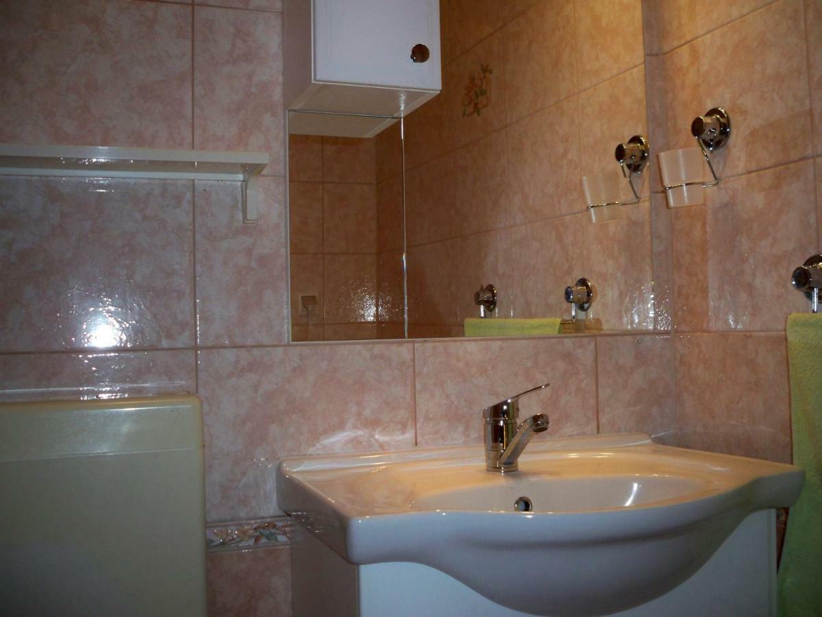 Apartmani Perkovic Baska Voda Bagian luar foto