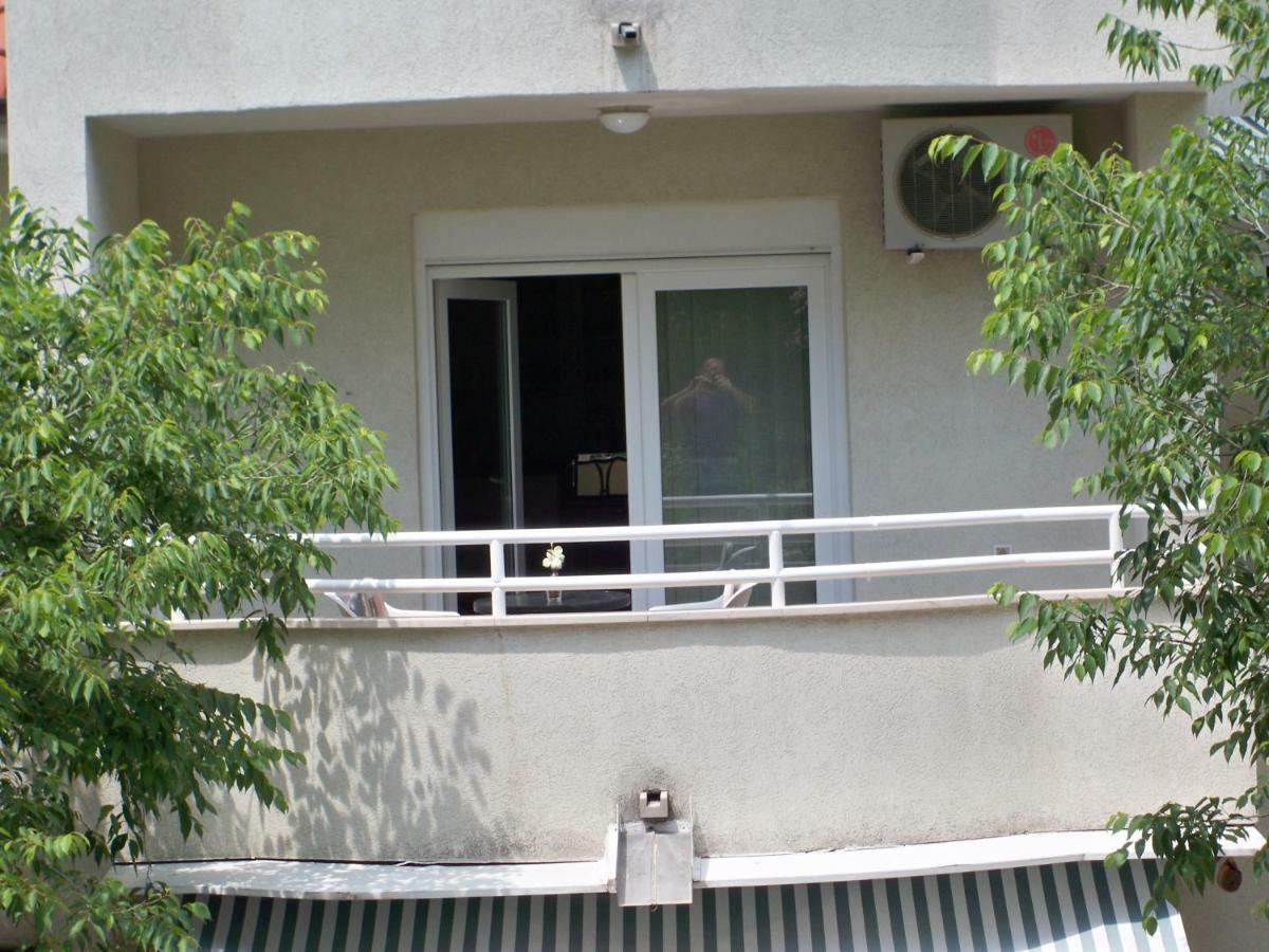 Apartmani Perkovic Baska Voda Bagian luar foto