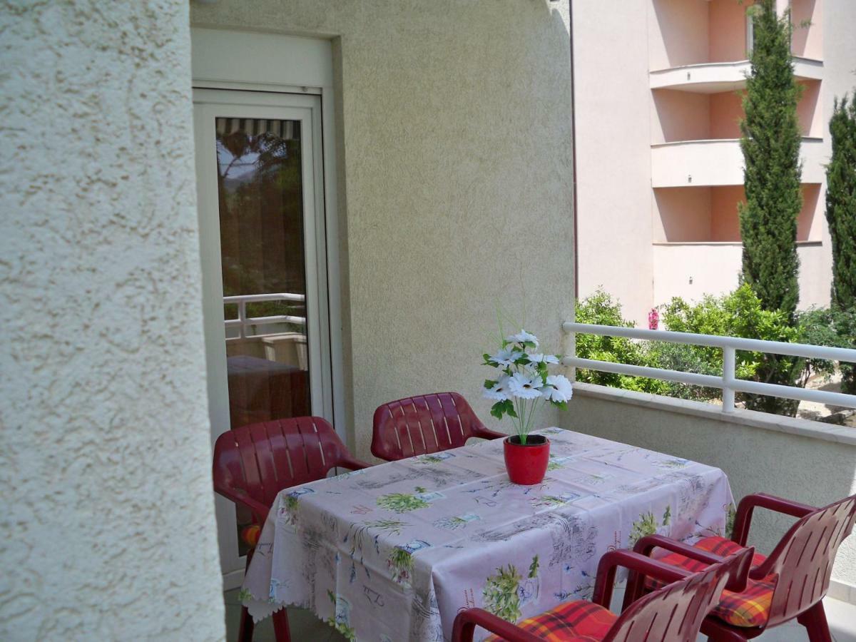 Apartmani Perkovic Baska Voda Bagian luar foto