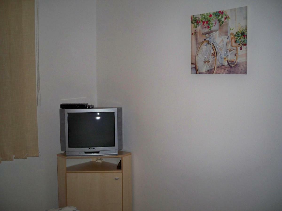 Apartmani Perkovic Baska Voda Bagian luar foto