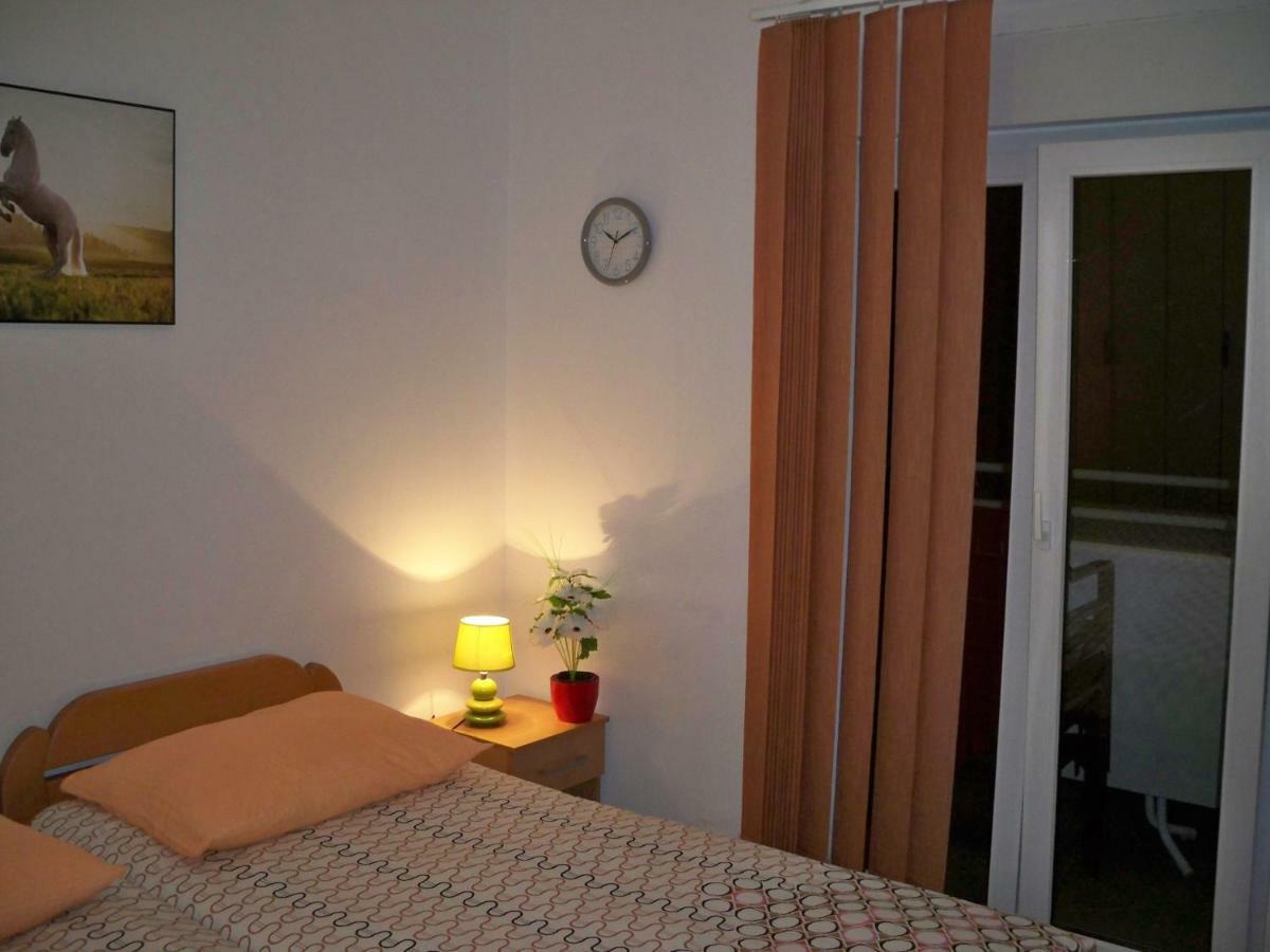 Apartmani Perkovic Baska Voda Bagian luar foto